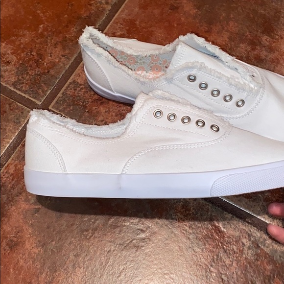 Austin Trading Co. slip ons - Picture 4 of 5